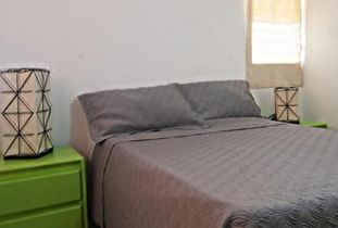 Condos Bay City Room 1